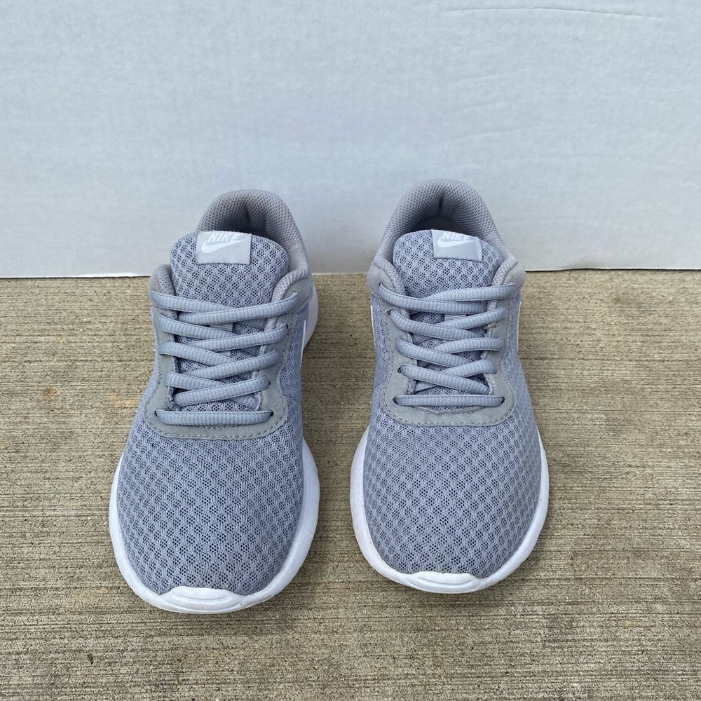 Nike Tanjun Big Kids Shoes